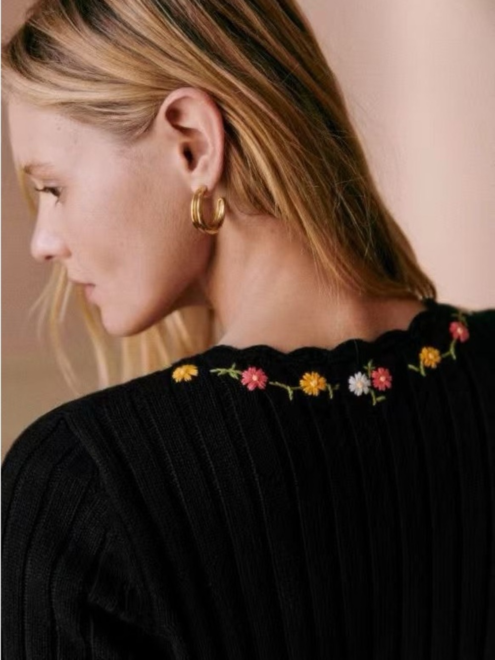 SEZANE Black Floral Embroidered Short Sleeve Ribbed Knit Iliana Cardigan, S M L - Picture 2 of 9